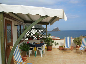  BeB LA TERRAZZA a MARETTIMO 
STANZE CON VISTA SUL MARE NATURA 
INCONTAMINATA A DUE PASSI DALLA SICILIA