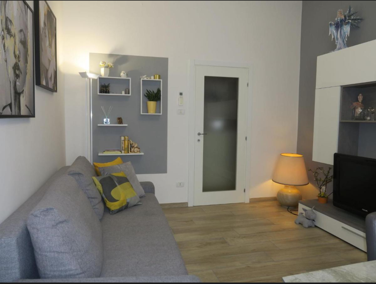 CASA VACANZE A BOLOGNA QUARTIERE SAVENA SALOTTO