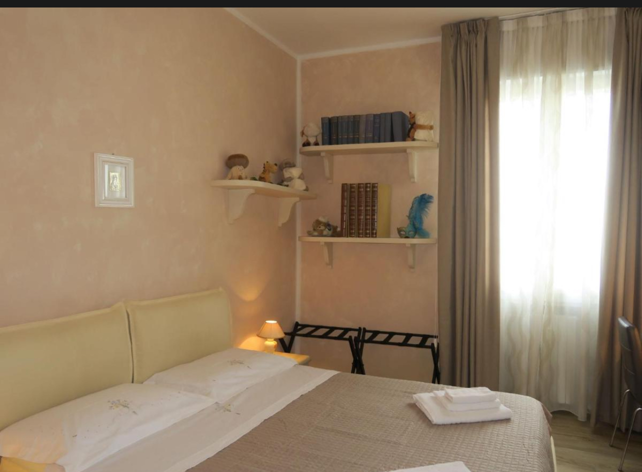 CASA VACANZE A BOLOGNA QUARTIERE SAVENA CAMERA LETTO